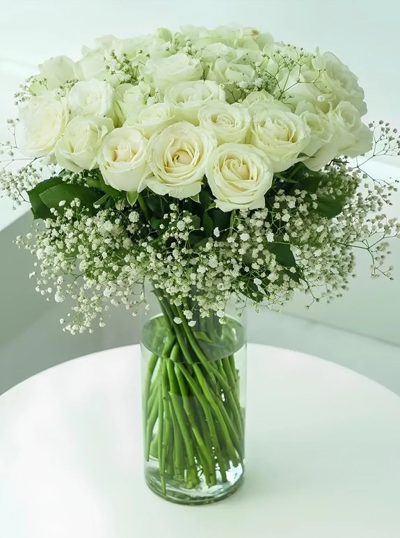 Vazoda 25 Beyaz Gül